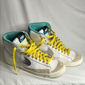 Nike Blazer Mid 77 White Silver size 7Y